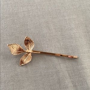 Golden leaf hair clip